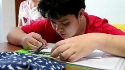 CLEAN : Teen unaware of fame after dino pouch graces White House News Clip