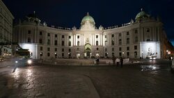 Time Lapse, Crowd waking at Hofburg Palace, Vienna Stock Footage