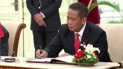 Indian PM Singh and Indonesian President Yudhoyono hold joint news conference News Clip