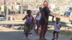 VOICED : El teleferico en una favela de Rio que no lleva a ninguna parte News Clip