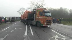 CLEAN : MH17 wreckage arrives at Dutch base for reconstruction News Clip