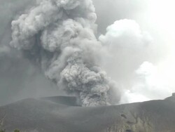 Eruption of the Shinmoedake crater of the Kirishima volcano, Japan. 28 January 2011. Stock Footage