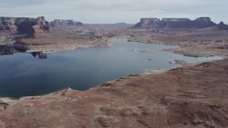Desert formations of Lake Powell in Arizona and Utah Stock Footage