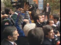 ITALY: NAPLES: SILVIO BERLUSCONI SAYS HE WILL NOT RESIGN Instructional Video