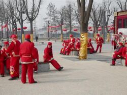 MS People dressed in traditional costume waiting for dragon dance in temple fair during Chinese spring festival / xi'an, shaanxi, china Stock Footage