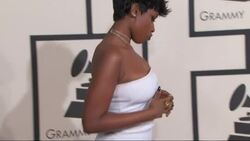 Fashion cam shots of Taylor Swift, Beyonce, Rihanna, Miley Cyrus, Jennifer Hudson, Gaga, Rita Ora News Clip