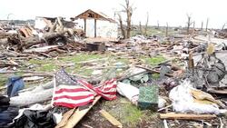 CLEAN: 'Lives at stake' in hunt for US tornado survivors News Clip