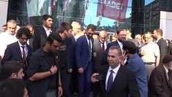 CLEAN : Un candidat conservateur en campagne aupres de l'electorat kurde News Clip