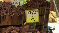 CLEAN : Cairos date vendors make light of politic News Clip