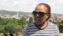 CLEAN : South Africans react to Mandela News Clip