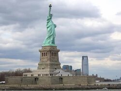 HD : The Statue of Liberty in New York City Stock Footage