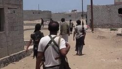 CLEAN : Fierce fighting continues east of Aden Yemens second city News Clip