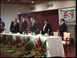 Former president, Nobel laureate narrowly leads presidential elex News Clip