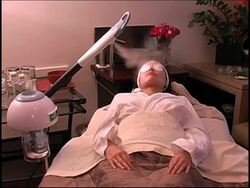 Blue and red light therapy a hit in Hollywood Instructional Video