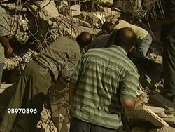 ISTANBUL EARTHQUAKE: PEOPLE DIG IN RUBBLE FOR SURVIVORS         News Clip