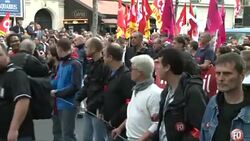 CLEAN : French protesters in last ditch bid to undo labour law News Clip