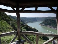 WS PAN Rhine at Sankt Goarshausen, Loreley Rock is visible in center / Sankt Goarshausen, Rhineland- Palatinate, Garmany Stock Footage
