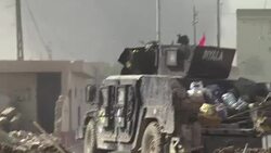 VOICED : Fuerza iraqui avanza en Mosul ONU denuncia ejecutados por EI News Clip