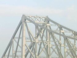 CU ZO View  Howrah bridge over hooghly river  / Kolkata, west Bengal, India Stock Footage