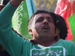 Lawyers in anti-Musharraf demo Instructional Video