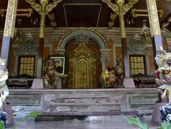 MS Temple guardian in front of Palace Puri Saren / Ubud, Bali, Indonesia Stock Footage