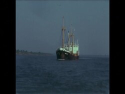 SYND 10-4-73 RELIEF SUPPLY CONVOY SAILS TO PHNOM PENH News Clip