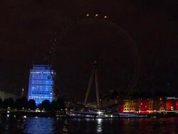 London Eye Lights Go Out to mark WW1 100 years Anniversary News Clip