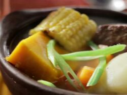 Beef stew in a clay pan Stock Footage