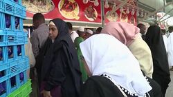 CLEAN : Biscuits for some buffets for others at hajj News Clip