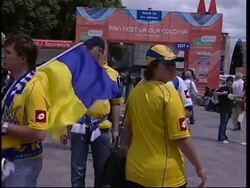 Fans gather ahead of last 16 match News Clip