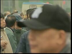 Workers remove Chinese characters from plaque,  eradicate "one China" legacy News Clip