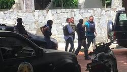 CLEAN : Security forces secure Caracas mayor's house News Clip