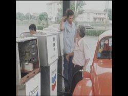 SYND 10 6 79 PEOPLE AT PETROL STATION AND MARKET IN MANAGUA TRYING TO BUY FOOD Instructional Video