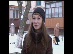 A crocodile at a Ukraine zoo snaps up a mobile phone after a visitor drops it while trying to get a picture. Now, doctors say the croc is not eating and seems sluggish. If it does not get better, they may have to operate. News Clip