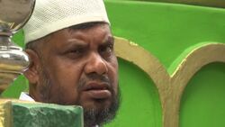 Prayers at one of only open mosques in Colombo Instructional Video