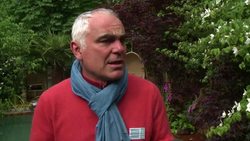 The latest trends in urban and home gardening on display in Paris Instructional Video