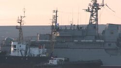 CLEAN : Russian forces storm one of Ukraines last Crimea ships News Clip