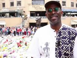 Thousands Of Mourners Leave Flowers At Nelson Mandela Square Stock Footage