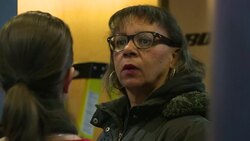 CLEAN : US Black Friday deals hit Canadian stores News Clip