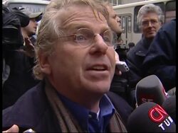 REPLAY Judge orders halt in trial of Turkey's best-known novelist Instructional Video