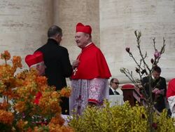 B-ROLL - Pope Francis Delivers First 'Urbi Et Orbi' Blessing During Easter Mass In St. Peter's Square at St. Peter's Square on March 31, 2013 in Vatican City, Vatican. (Footage by Giulio Origlia/Getty Images) Stock Footage