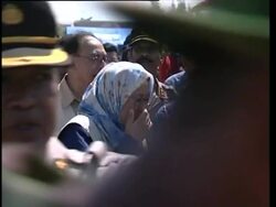 Malaysian PM at airport with aid team, comments Instructional Video