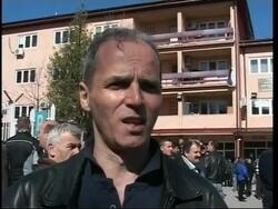 WRAP Kosovo Serbs storm UN court, Pres reax; NATO Sec Gen, leaders meet News Clip