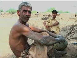 WRAP IDPs queue for food in camp in Sukkur, ADDS village in DI Khan destroyed by floods Instructional Video