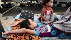 CLEAN : Waters rise in New Delhi as India flood News Clip