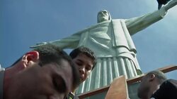 VOICED : Operativo de seguridad por papa News Clip