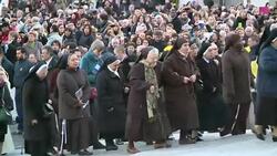 CLEAN : Venerated Italian saint goes on display at St Peter's News Clip