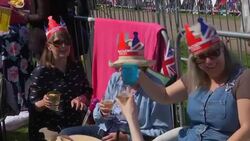 Royal watchers on The Long Walk react to first sight of Meghan's dress Instructional Video