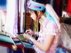 Working longneck karen women Stock Footage