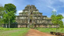 Old Ruin Pyramid of Koh Ker Temple in Cambodia Stock Footage